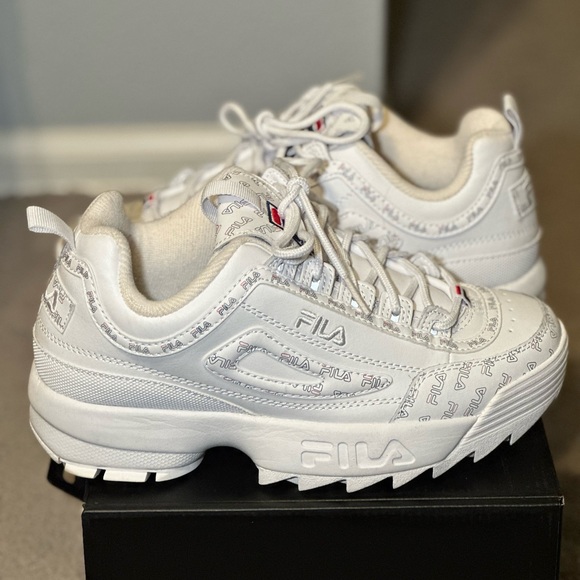 Size 8 FILA - Picture 2 of 2